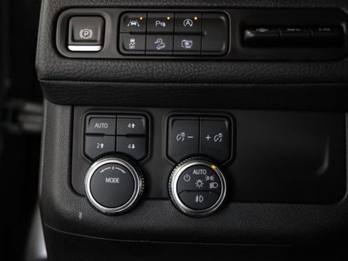 Used 2023 GMC Yukon Denali AWD/4WD image 24