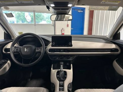 Used 2023 Honda HR-V LX image 17
