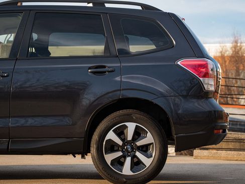 Used 2017 Subaru Forester 2.5i w/ Popular Package #2A image 4