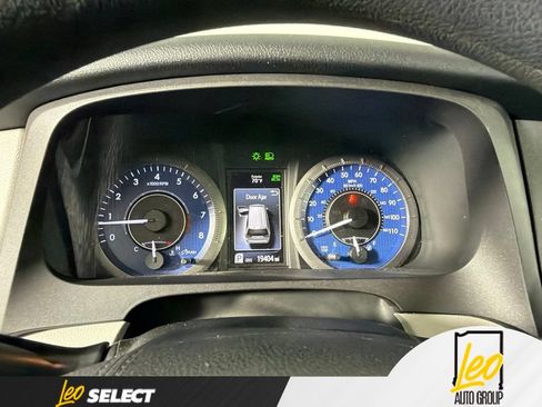 Used 2020 Toyota Sienna LE w/ LE Preferred Package FWD image 17
