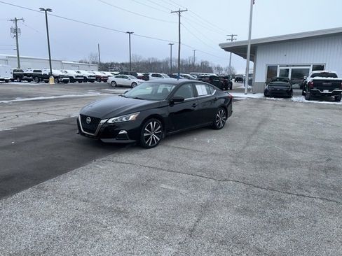 Used 2020 Nissan Altima 2.5 SR image 2