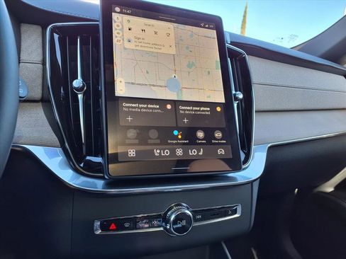 New 2026 Volvo XC90 B5 Plus image 16