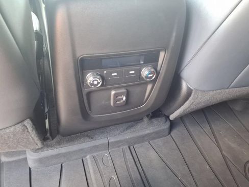 Used 2023 Buick Enclave Essence w/ Experience Buick Package FWD image 16