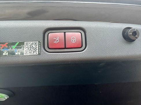 Used 2024 Mercedes-Benz E 350 4MATIC Sedan image 25