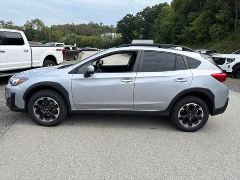 Used 2022 Subaru Crosstrek 2.0i Premium AWD/4WD image 2
