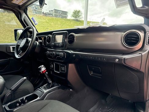 Used 2019 Jeep Wrangler Sport AWD/4WD image 24