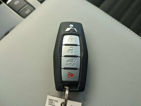 New 2026 Mitsubishi Outlander SE FWD image 32