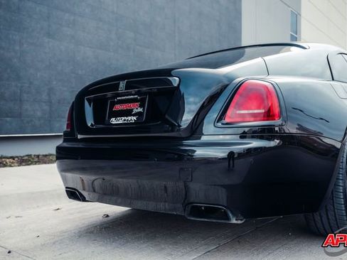 Used 2017 Rolls-Royce Wraith image 38