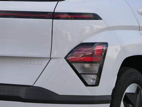 New 2025 Hyundai Kona SEL image 4