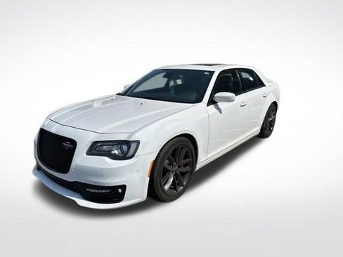 Used 2023 Chrysler 300 C RWD image 5
