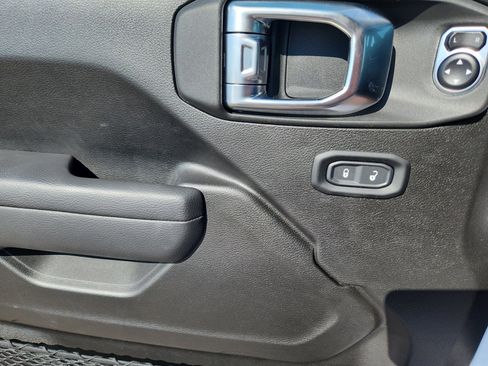 New 2025 Jeep Wrangler Unlimited Rubicon w/ Technology Group image 14