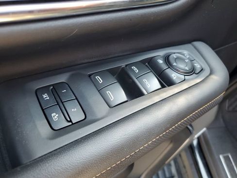 Used 2023 GMC Yukon AT4 w/ AT4 Premium Package AWD/4WD image 9