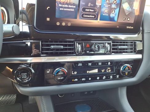 New 2026 Nissan Pathfinder SL AWD/4WD image 13