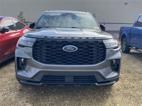 Used 2025 Ford Explorer ST-Line w/ Premium Package image 37