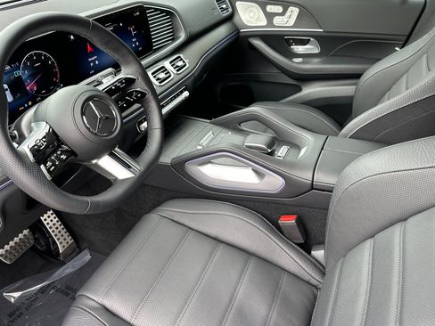 New 2025 Mercedes-Benz GLS 580 4MATIC image 4