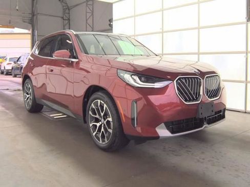 Certified 2025 BMW X3 xDrive30i w/ Premium Package AWD/4WD image 3