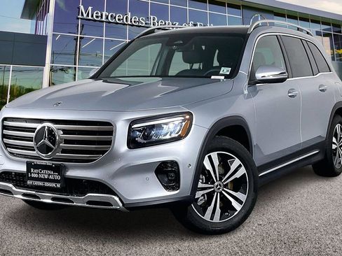 Used 2026 Mercedes-Benz GLB 250 4MATIC image 9