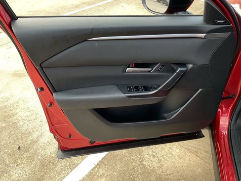 Used 2025 MAZDA CX-50 AWD 2.5 S w/ Premium Package image 12