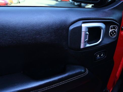 Used 2020 Jeep Wrangler Unlimited Sahara AWD/4WD image 10