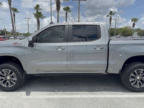 Used 2023 Chevrolet Silverado 1500 LT AWD/4WD image 46