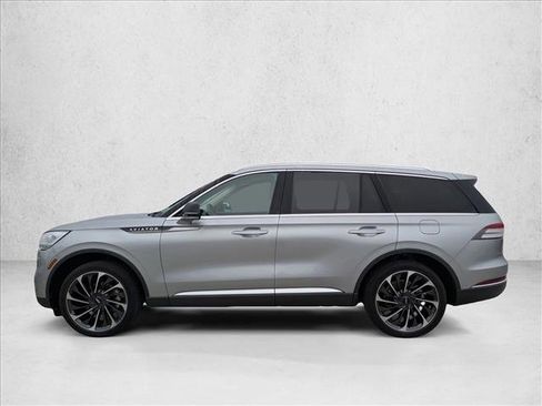 Used 2023 Lincoln Aviator Reserve w/ Equipment Group 201A image 8