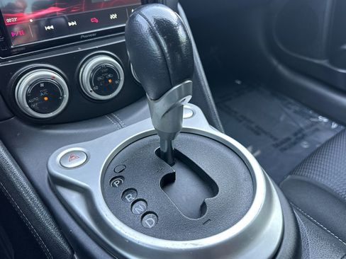 Used 2016 Nissan 370Z Coupe RWD image 17