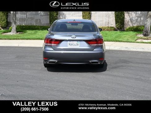 Used 2015 Lexus LS 460 w/ Comfort Package RWD image 5