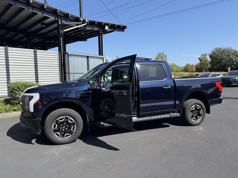 Used 2023 Ford F150 Lightning XLT AWD/4WD image 3