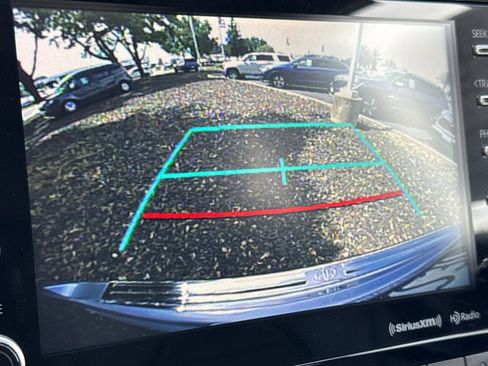 Used 2022 Toyota Highlander XLE FWD image 23