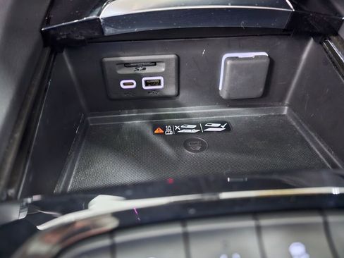 Used 2023 Buick Envision Avenir AWD/4WD image 23