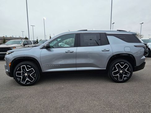 New 2026 Chevrolet Traverse High Country w/ LPO, Floor Liner Package AWD/4WD image 8