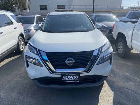 Used 2023 Nissan Rogue SV FWD image 3