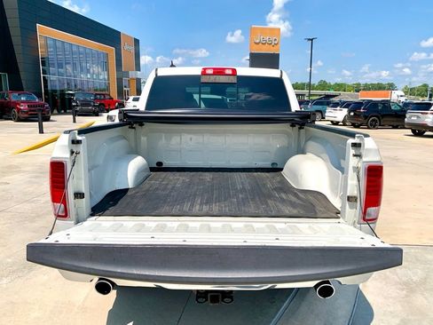 Used 2017 RAM 1500 Laramie w/ Convenience Group AWD/4WD image 12