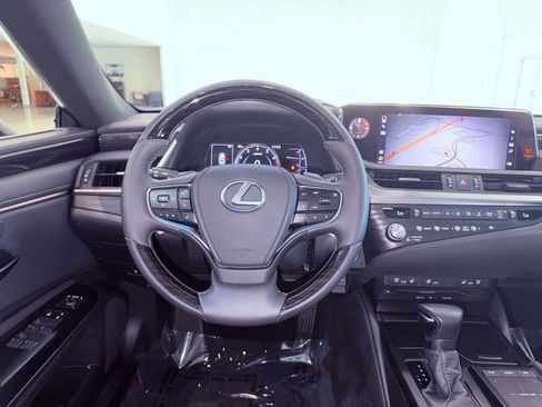 Certified 2021 Lexus ES 350 w/ Premium Package image 18