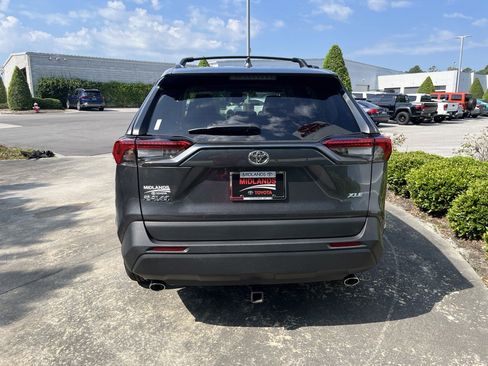 Used 2025 Toyota RAV4 XLE w/ Convenience Package FWD image 5