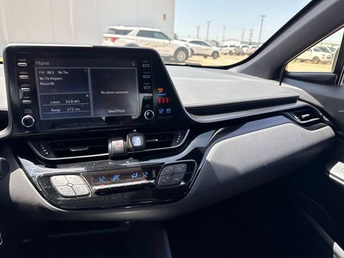 Used 2019 Toyota C-HR LE FWD image 16