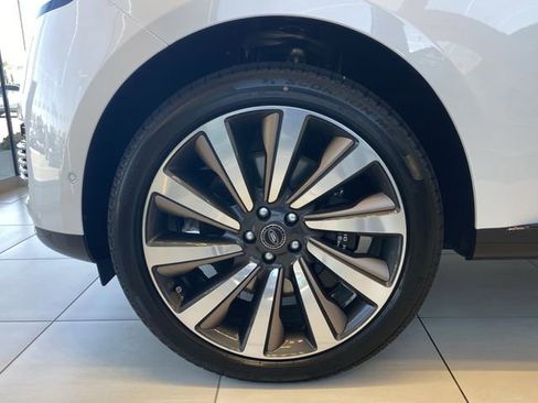 New 2025 Land Rover Range Rover SV image 20