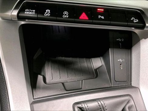 Certified 2025 Audi Q3 2.0T Premium w/ Convenience Package image 25