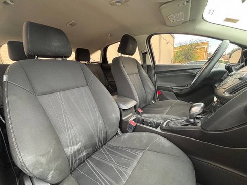 Used 2017 Ford Focus SE image 16