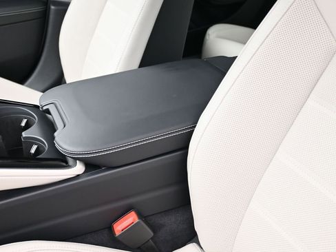 Used 2026 Porsche Panamera image 20
