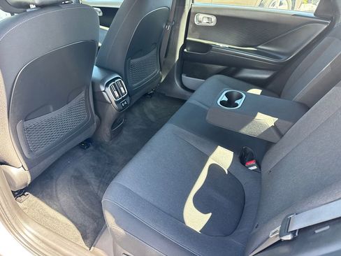 Used 2024 Hyundai Ioniq 6 SE RWD image 18