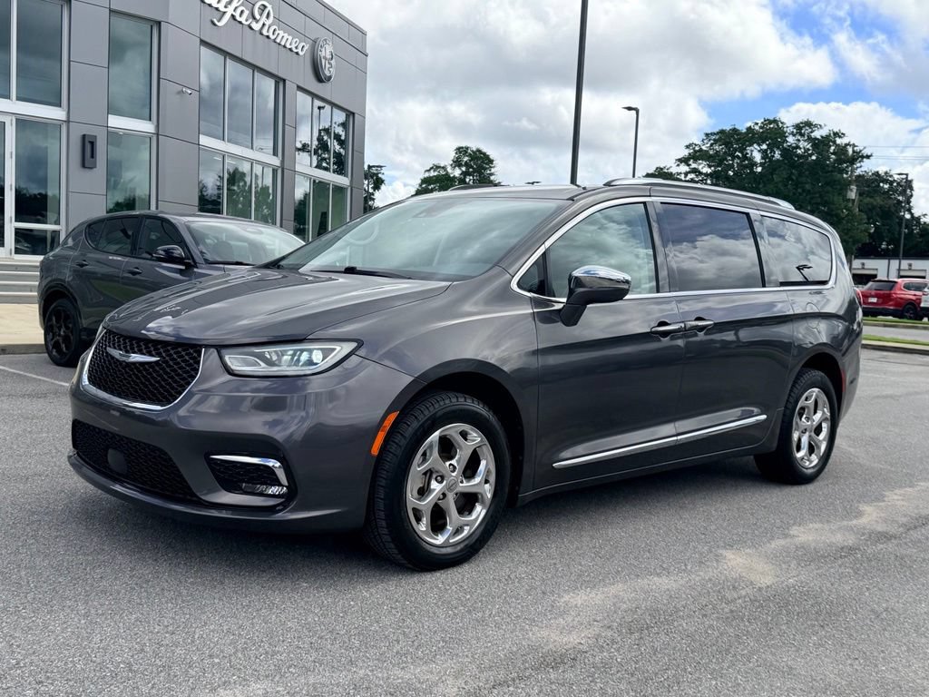 Used 2021 Chrysler Pacifica Limited AWD/4WD image 1