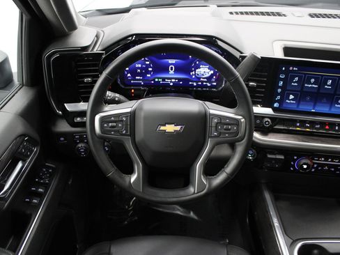 Used 2025 Chevrolet Silverado 2500 LTZ w/ LTZ Premium Package image 15