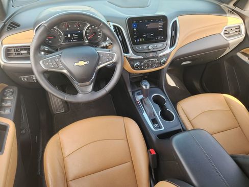 Used 2019 Chevrolet Equinox Premier image 2