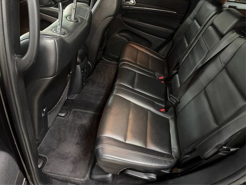 Used 2016 Jeep Grand Cherokee Limited w/ Luxury Group II image 32