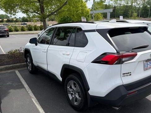 Used 2024 Toyota RAV4 XLE w/ Convenience Package FWD image 1