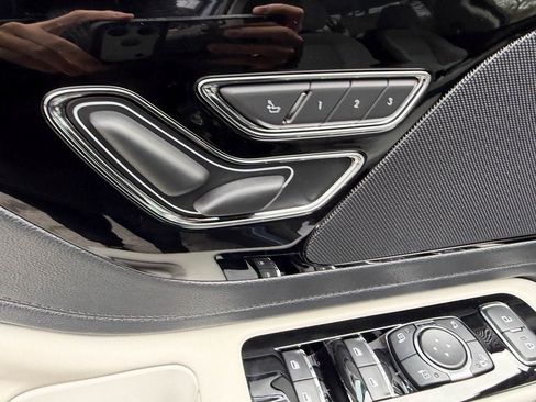 New 2026 Lincoln Aviator AWD image 13