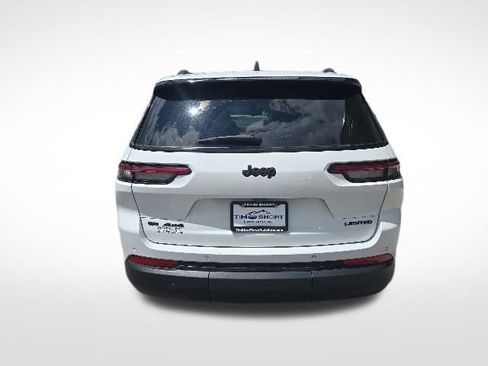 Used 2023 Jeep Grand Cherokee L Limited w/ Black Appearance Package AWD/4WD image 9