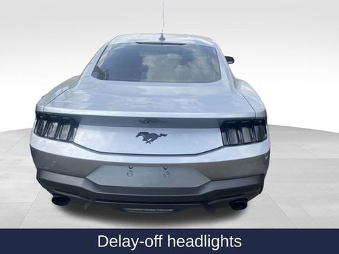 Used 2024 Ford Mustang Coupe image 6
