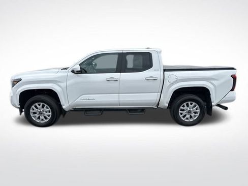 Used 2024 Toyota Tacoma SR5 image 3
